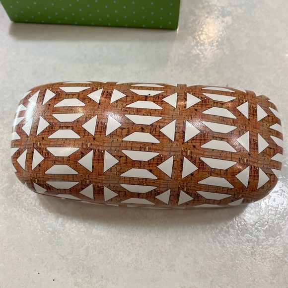 NWOT Stella and Dot Cat Eye Sunglasses with case - Picture 5 of 5